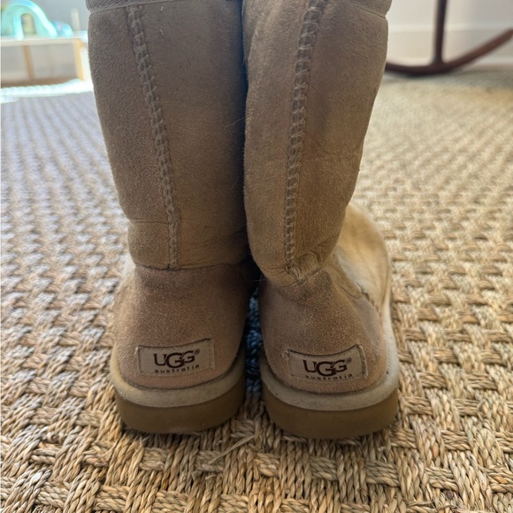 Ugg boots - Picture 2 of 3